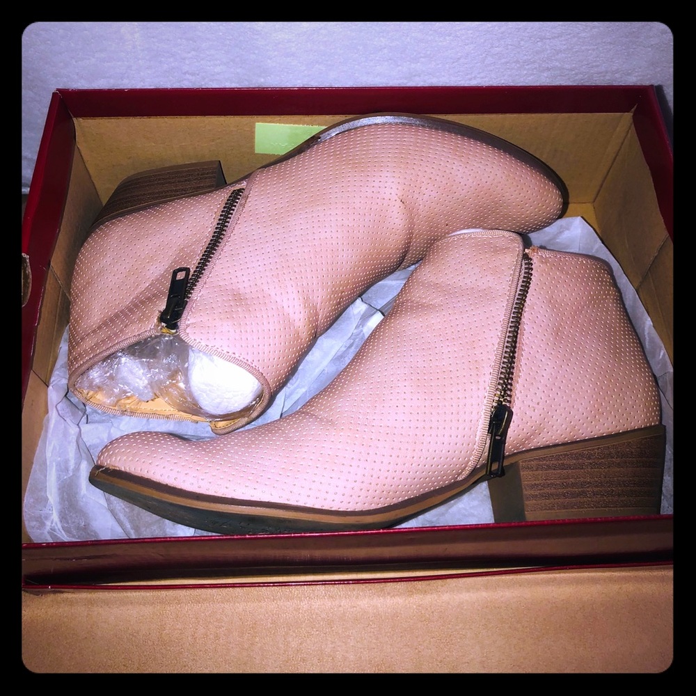 Esprit shoe
